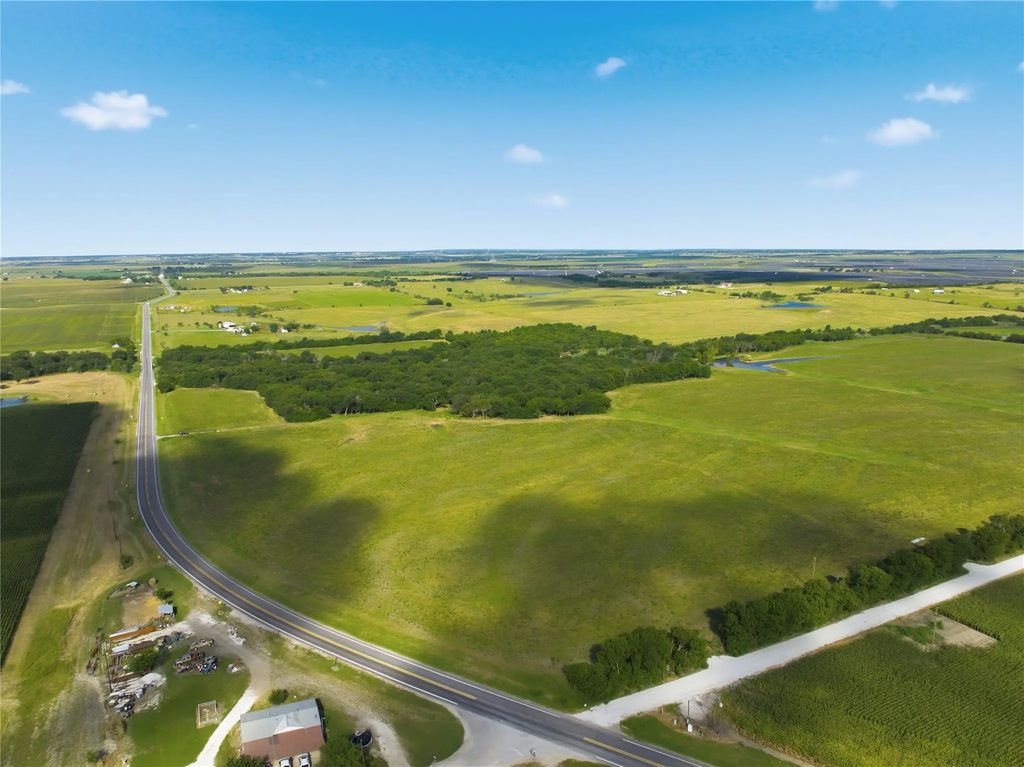 Tract 1 Fm 2114, Abbott
