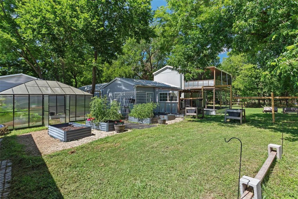 108 Blue Moon Court, Springtown