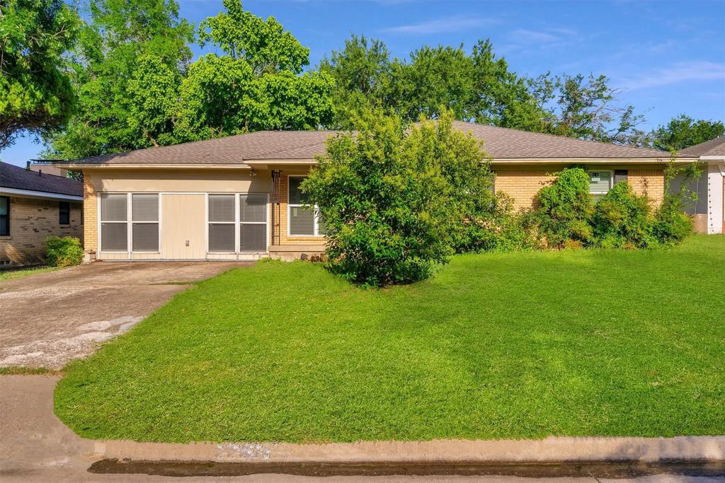 406 N Bonham Drive, Allen