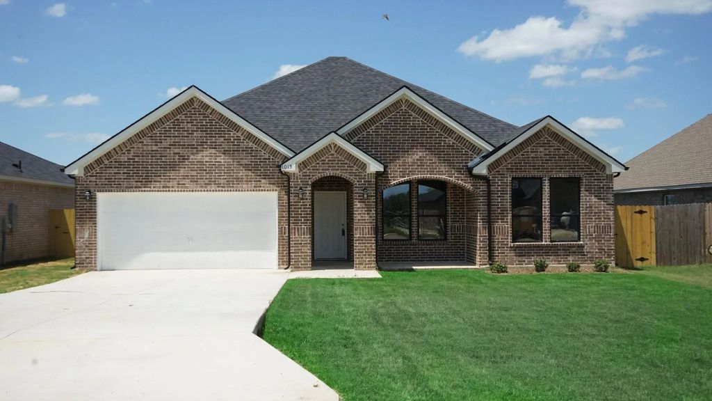 1011 Springview Lane, Mabank