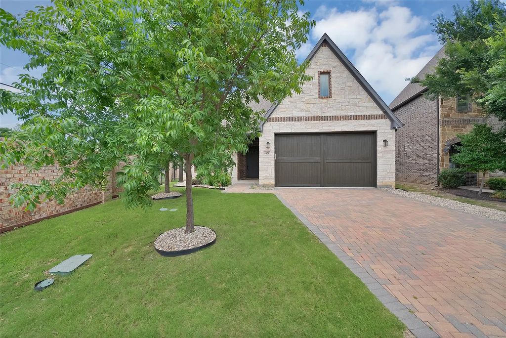 6828 Chase Street, North Richland Hills