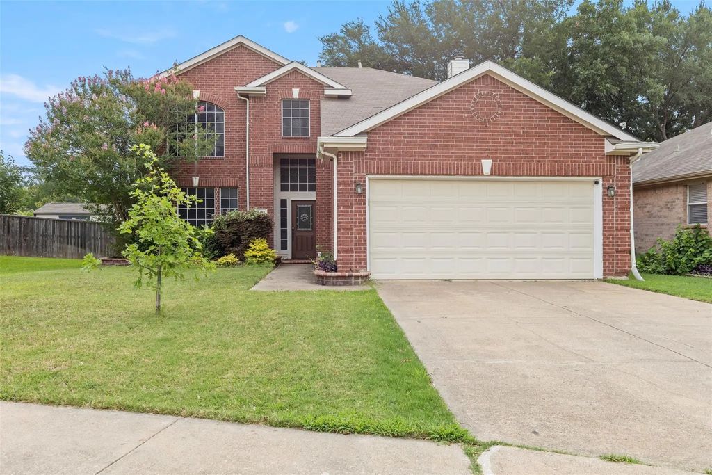 903 Summerbrook Drive, Euless
