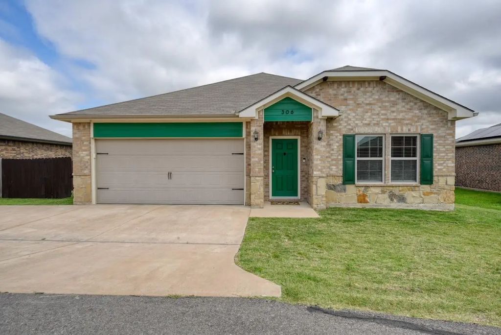 306 Ruffin Road, Mabank