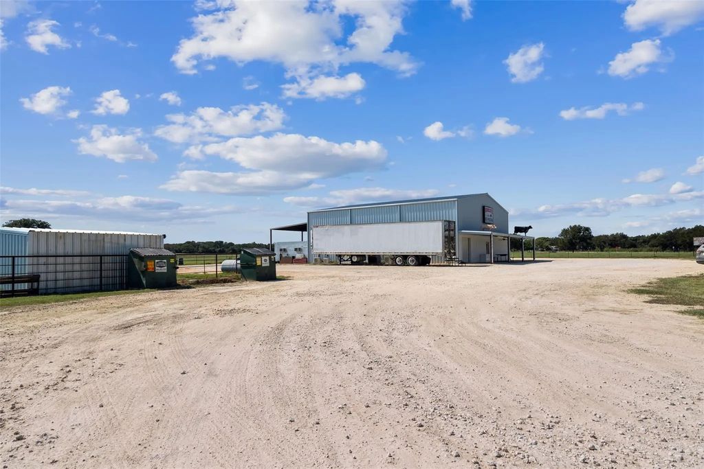 324 E Highway 6, Iredell