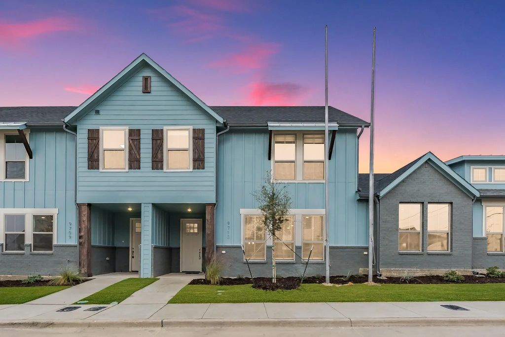 9713 Thorncrown Lane, Fort Worth