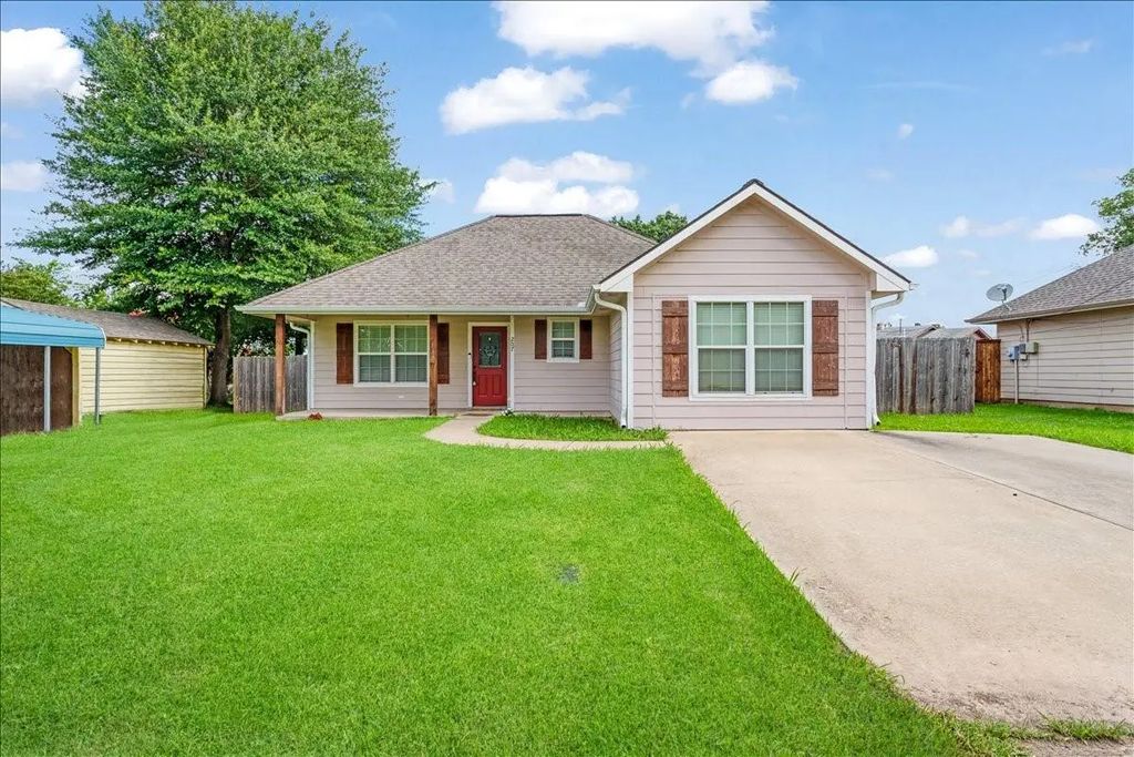 207 Chaffin Street, Bonham
