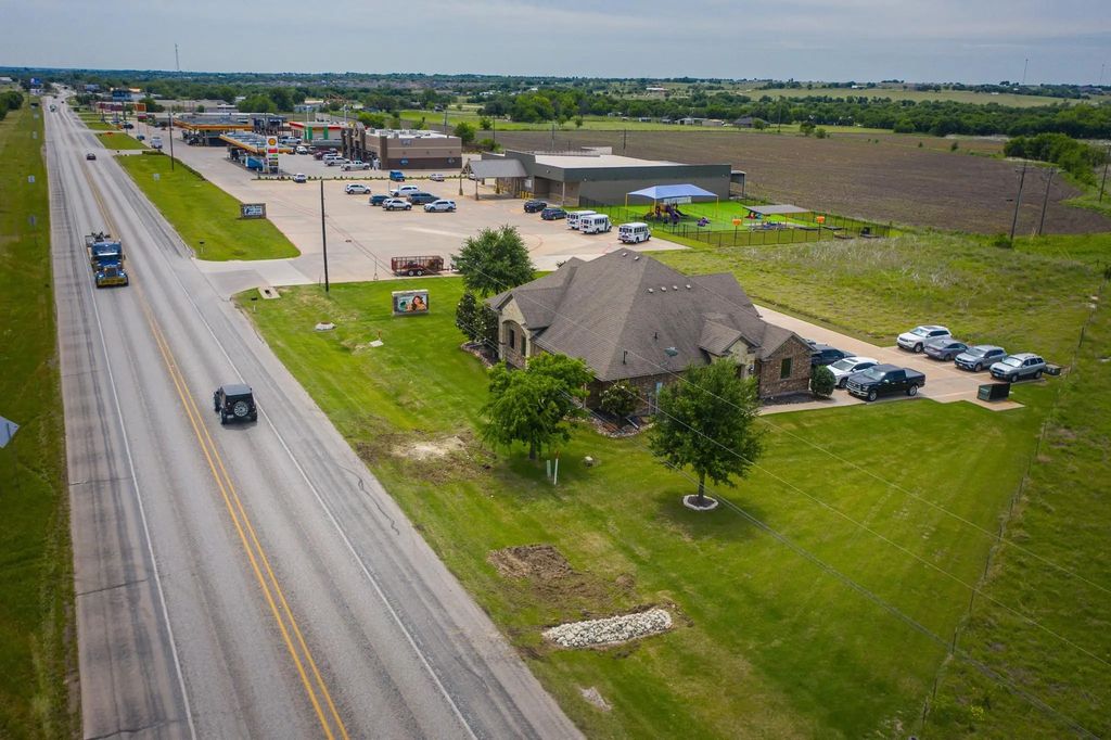 8905 N Highway 171, Godley