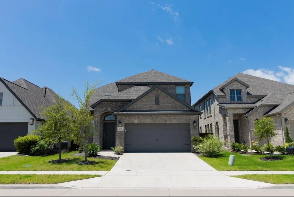 2016 Croftbank Street, Forney