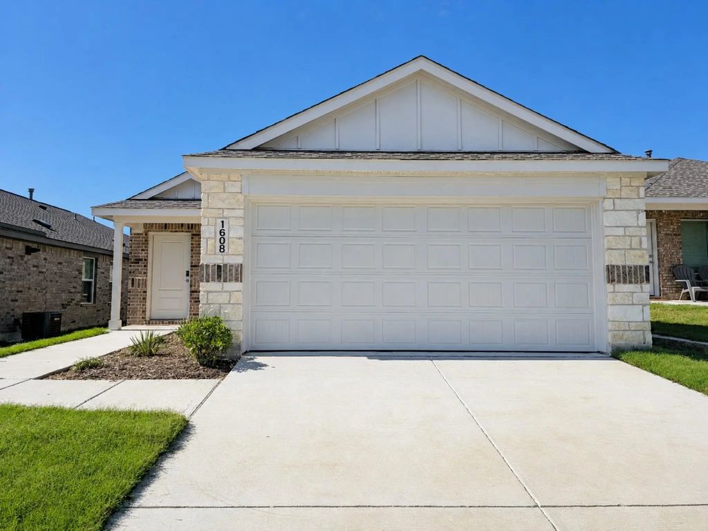 1608 Baron Lane, Howe