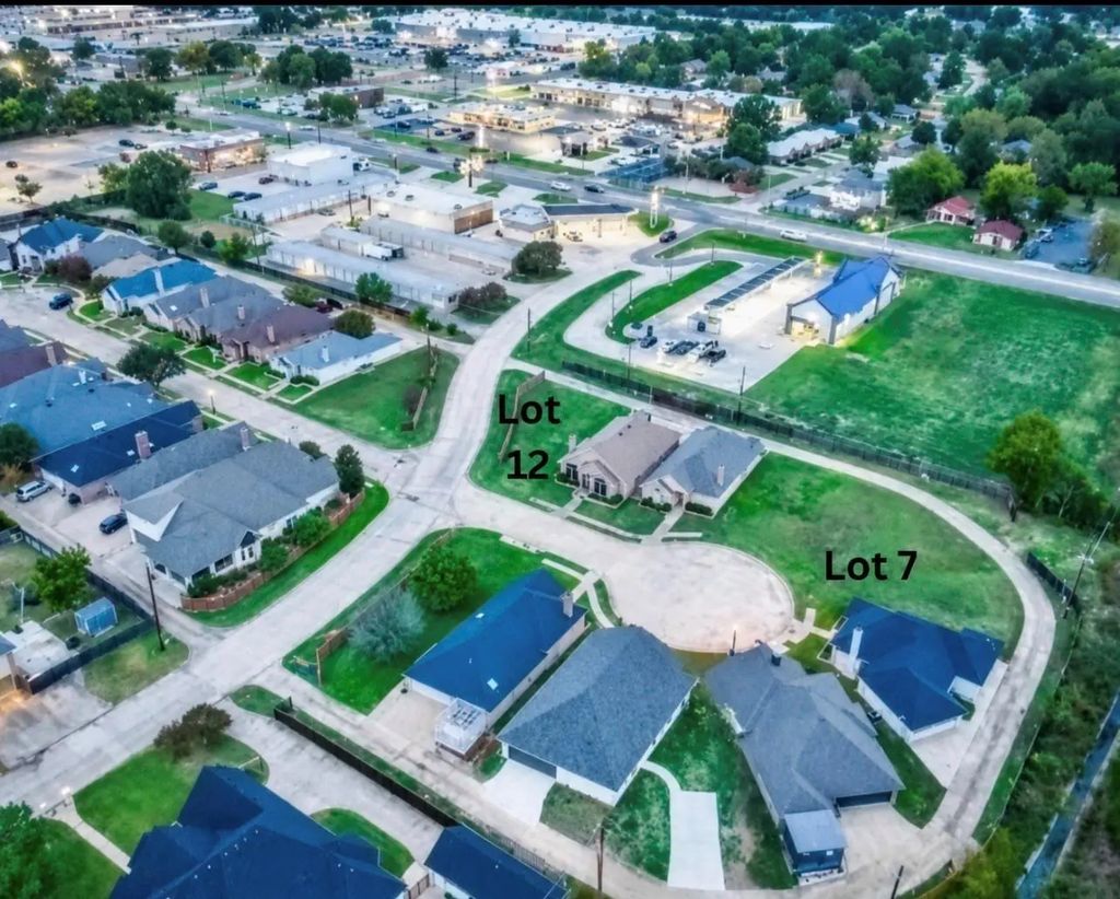 4255 Primrose Lane, Paris