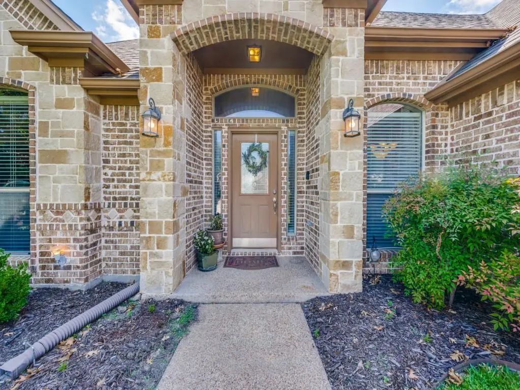 8115 Oak Hollow Drive, Arlington