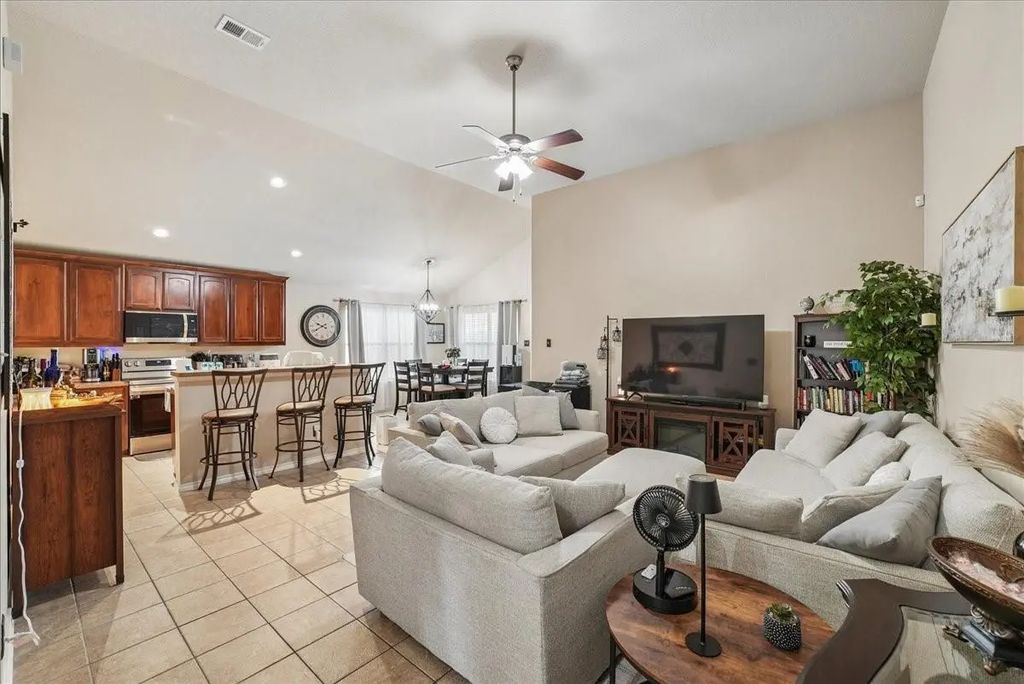 4037 Tiburon Street, Fort Worth