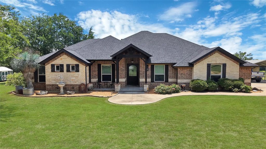 411 N Oak Branch Road, Waxahachie
