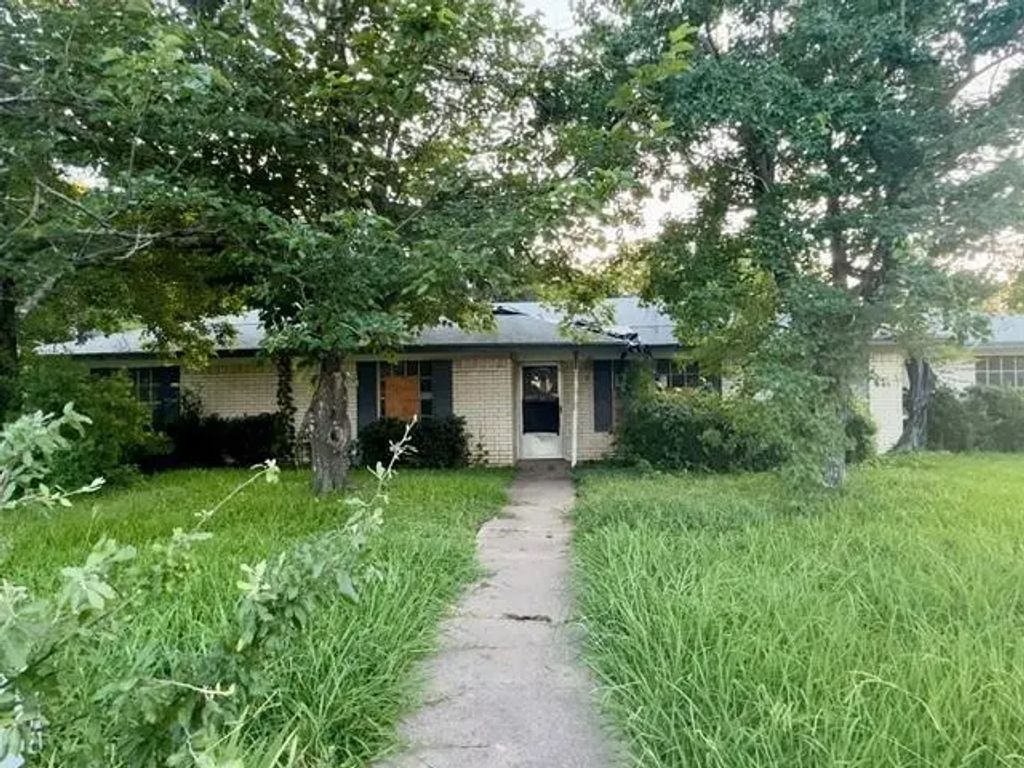 237 Palm Drive, Marlin