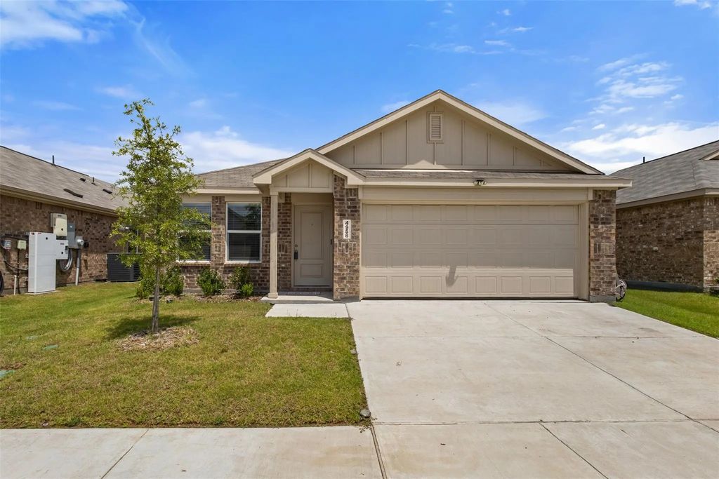 4958 Meadow Glen Drive, Ennis