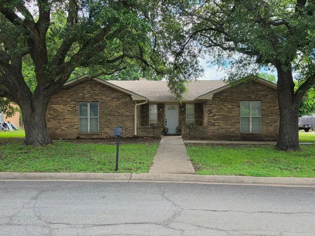 104 Bowie Lane, Hewitt