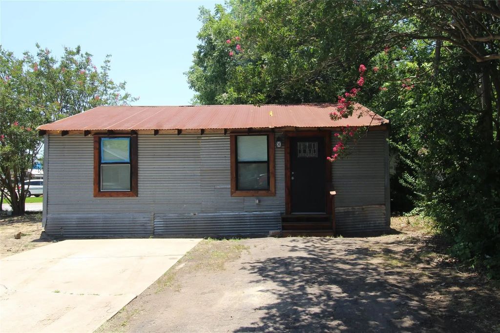 213 N Waldrip, Grand Saline