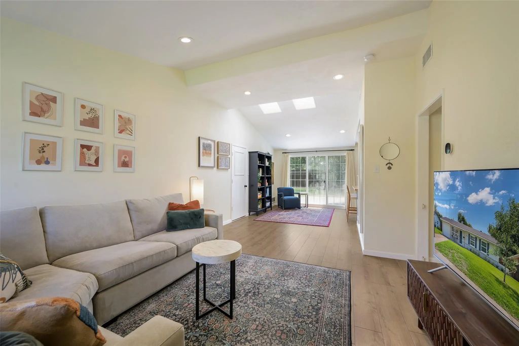 13536 Castleton Drive, Farmers Branch
