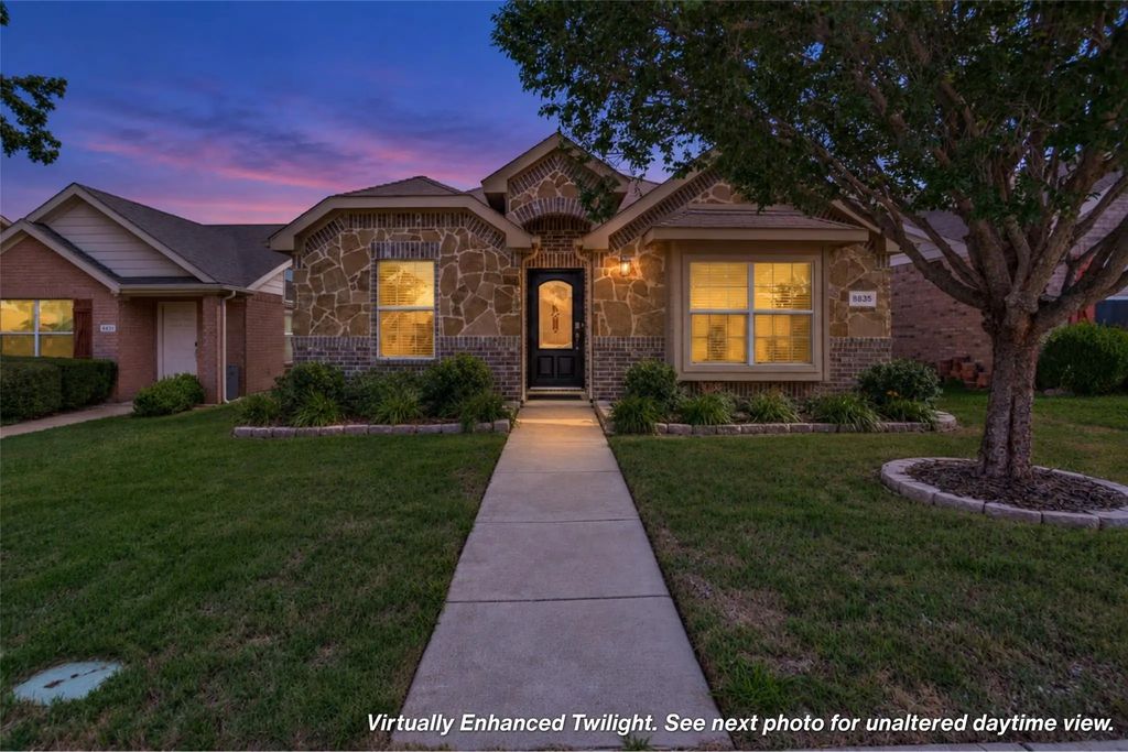 8835 Tucker Street, Cross Roads