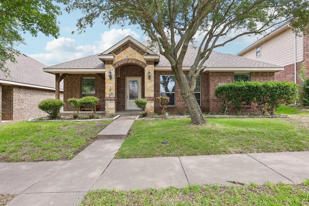 117 Brook Hollow Lane, Red Oak