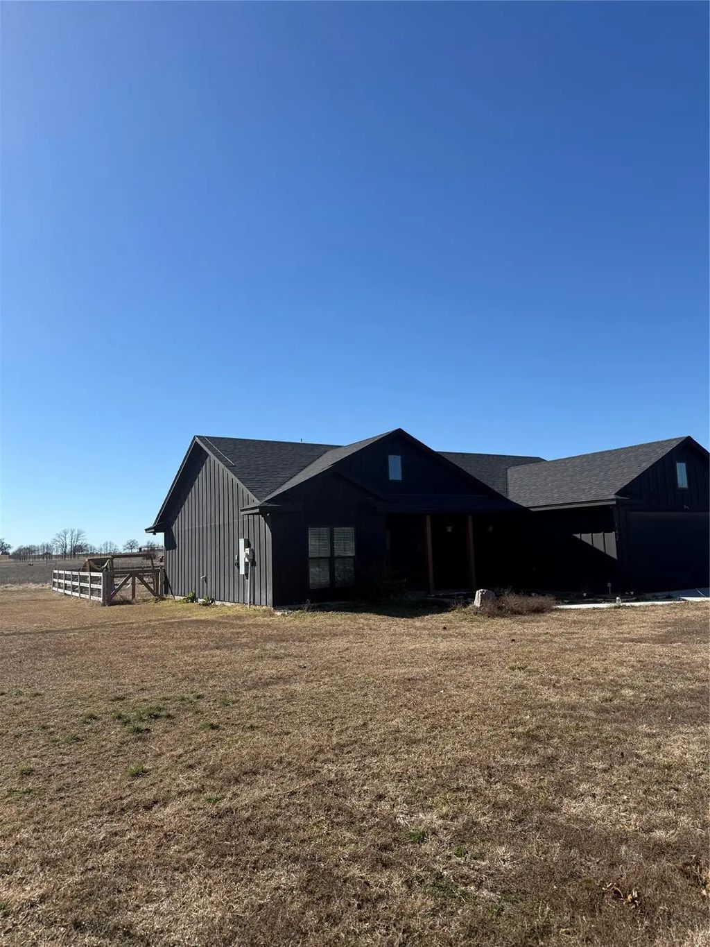 142 County Road 2630, Decatur
