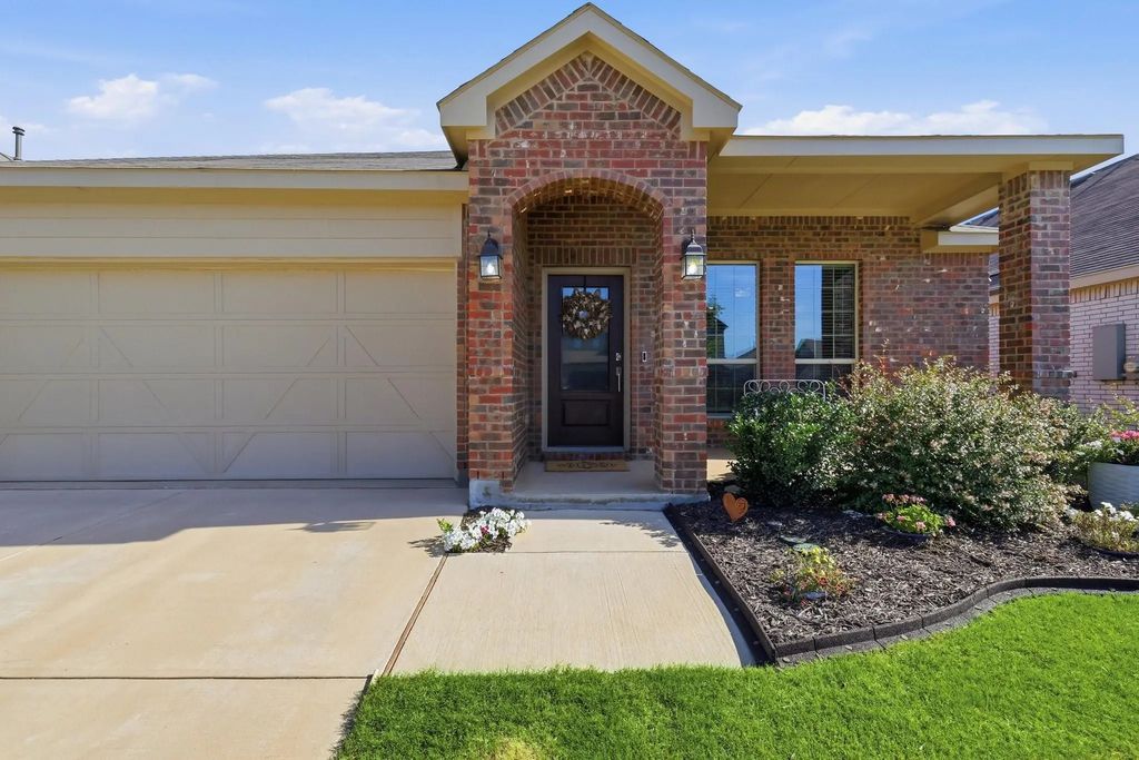 3012 Paruament Drive, Denton