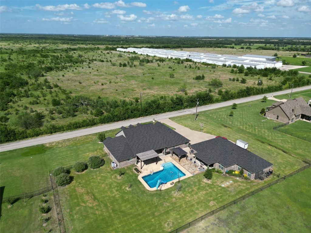 10657 County Road 213, Forney