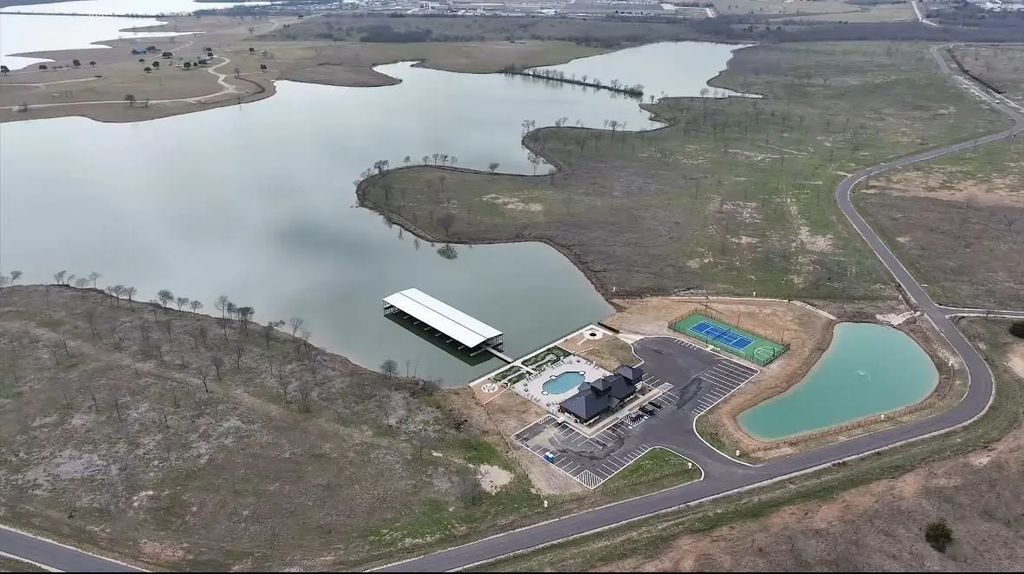 Lot 30 Waterfront Club, Corsicana