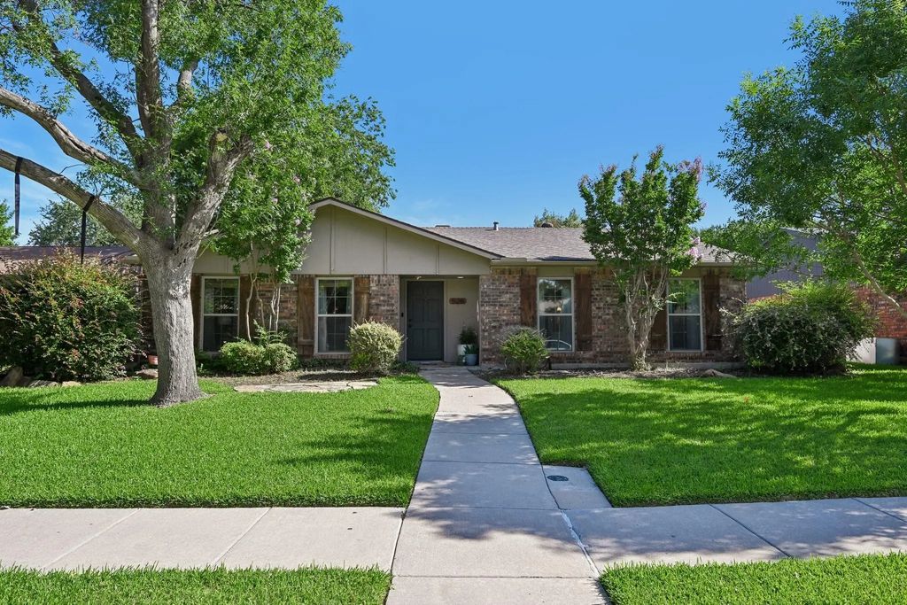 526 Shadowcrest Lane, Coppell