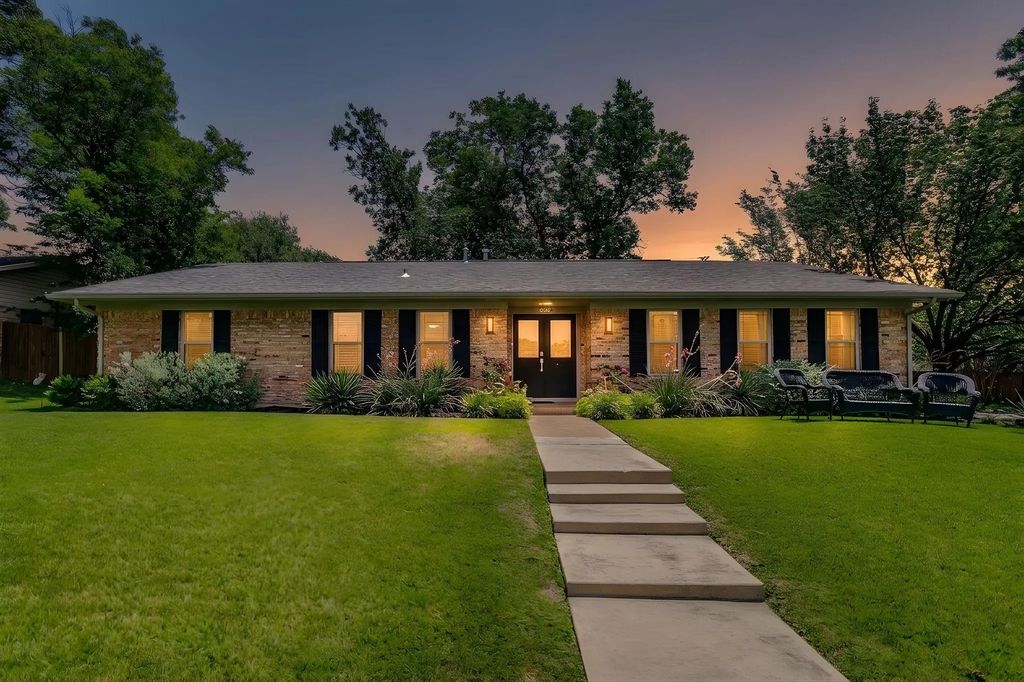 3825 Twilight Drive S, Benbrook