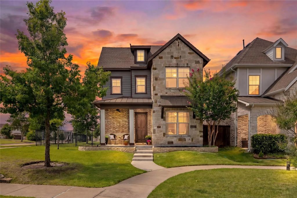 1820 Roundtree Circle W, Fort Worth