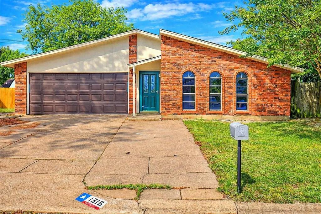1316 Royster Road, Fort Worth
