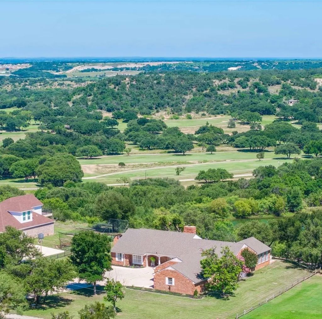 19 Spring Hollow, Brownwood