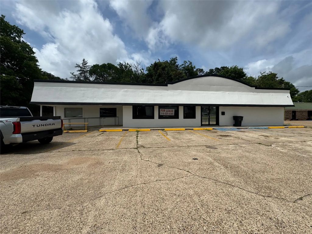 2160 Barksdale Boulevard, Bossier City