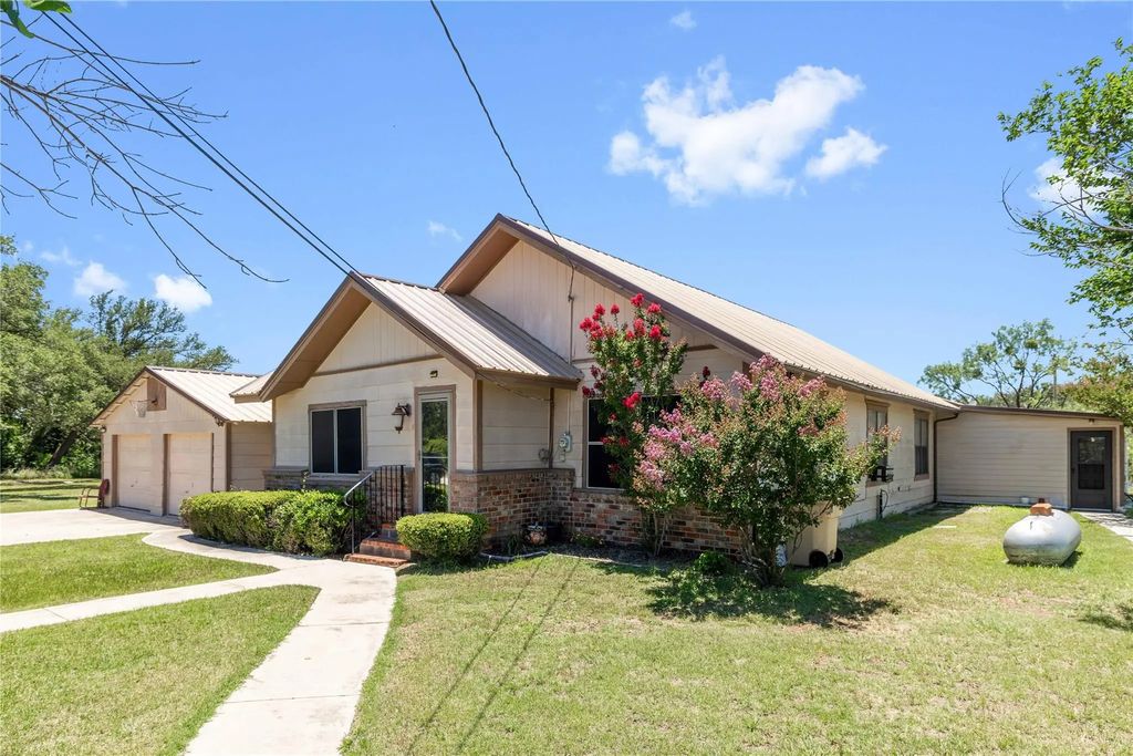 3800 County Road 112, Brownwood