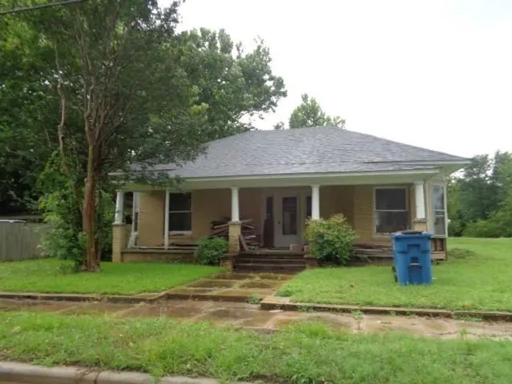 200 S Post Oak, Winnsboro