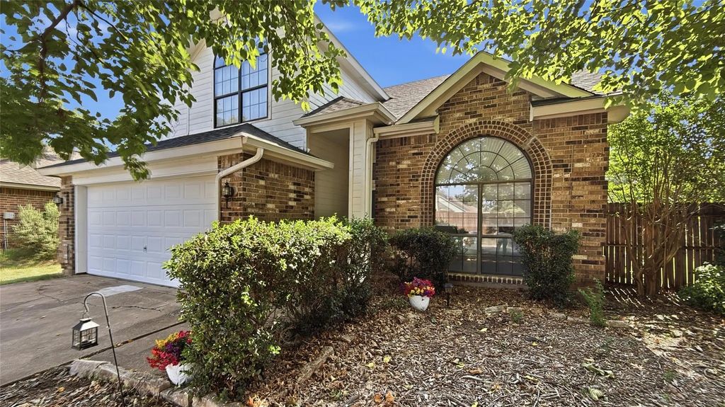 6700 Megan Lane, North Richland Hills