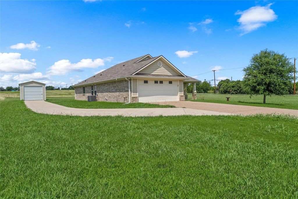 637 Hoffmeyer Lane, Robinson
