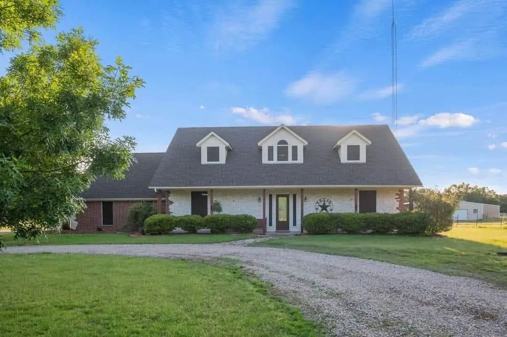 314 County Road 3585, Dike