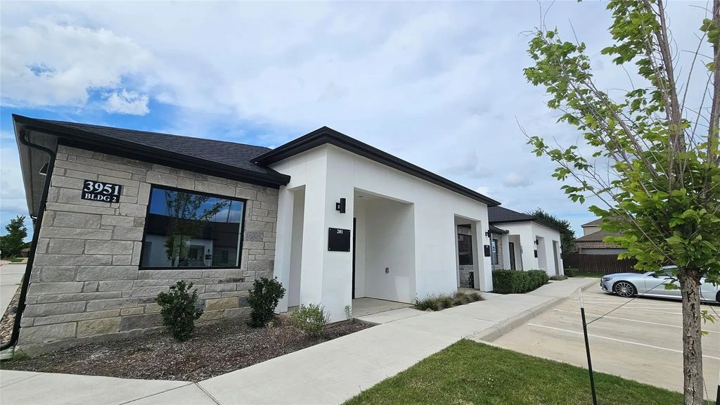 3951 Alma Road 202, McKinney