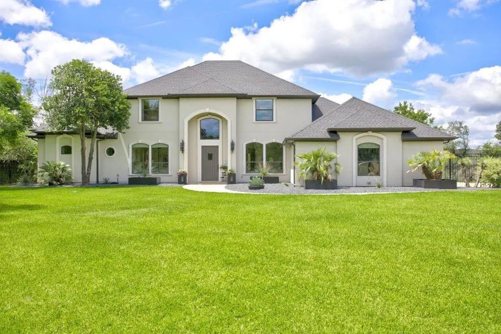 137 Crest Canyon Drive, Fort Worth