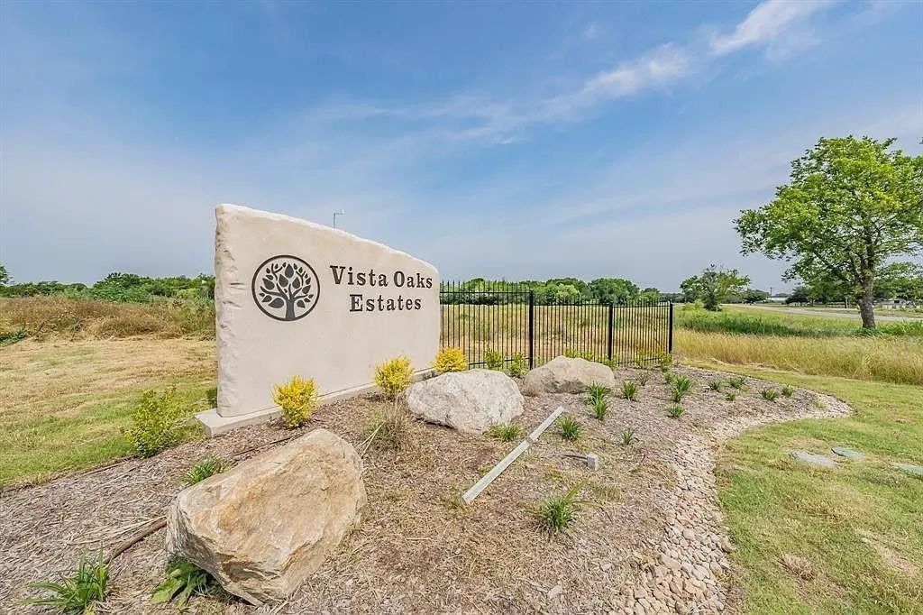 4172 Willow Oak Bend, Royse City