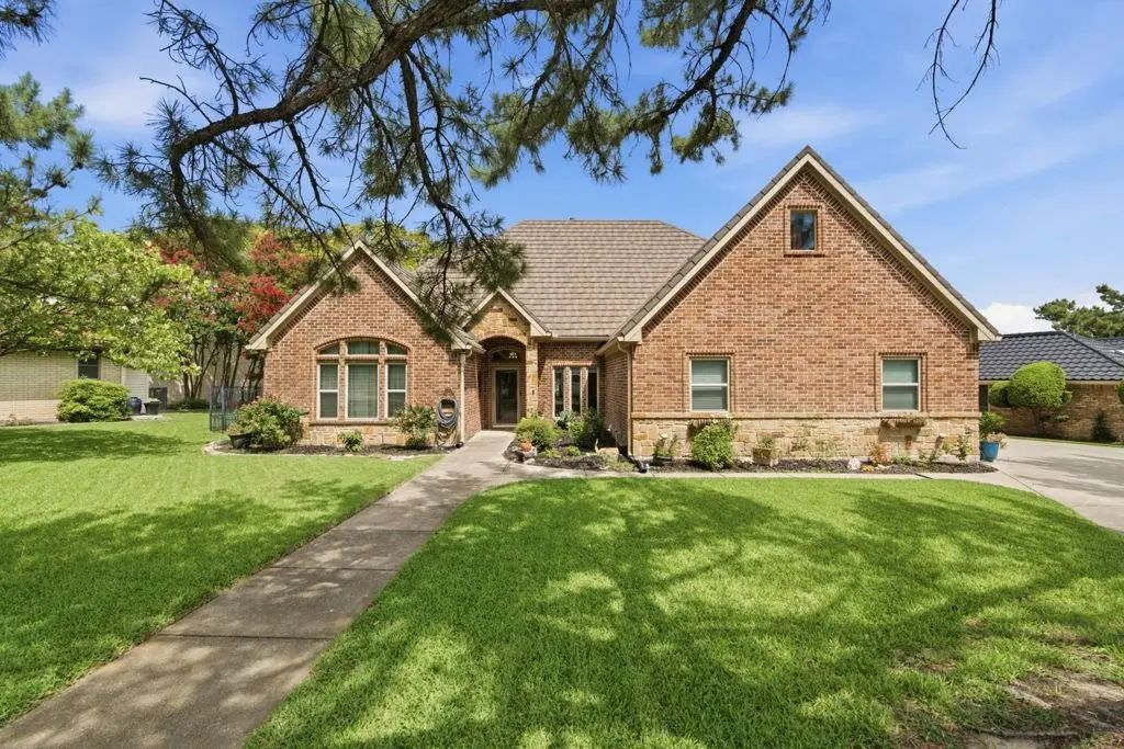 325 Driftwood Court, Azle