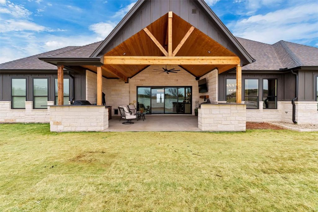 12503 County Road 1131, Godley