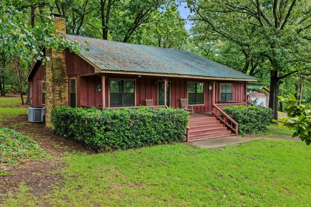 8659 Farm Road 115, Scroggins