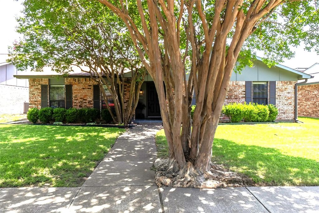2004 White Ash Road, Carrollton