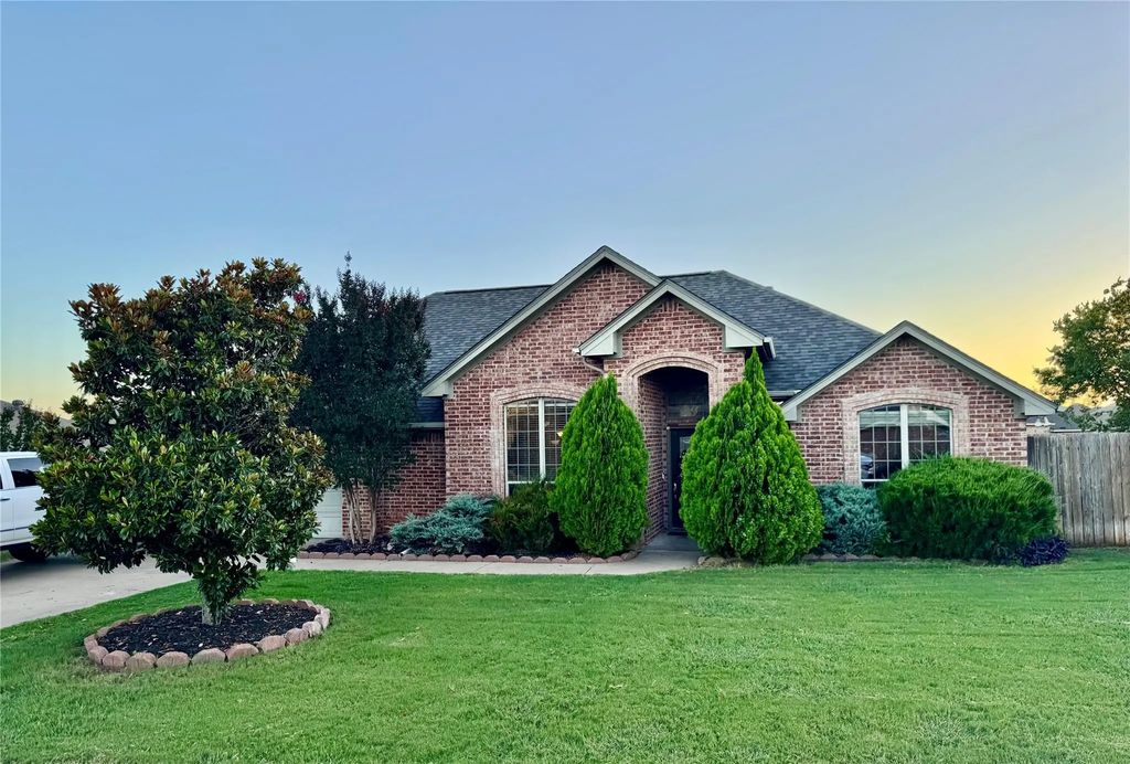 2942 Meandering Way, Granbury