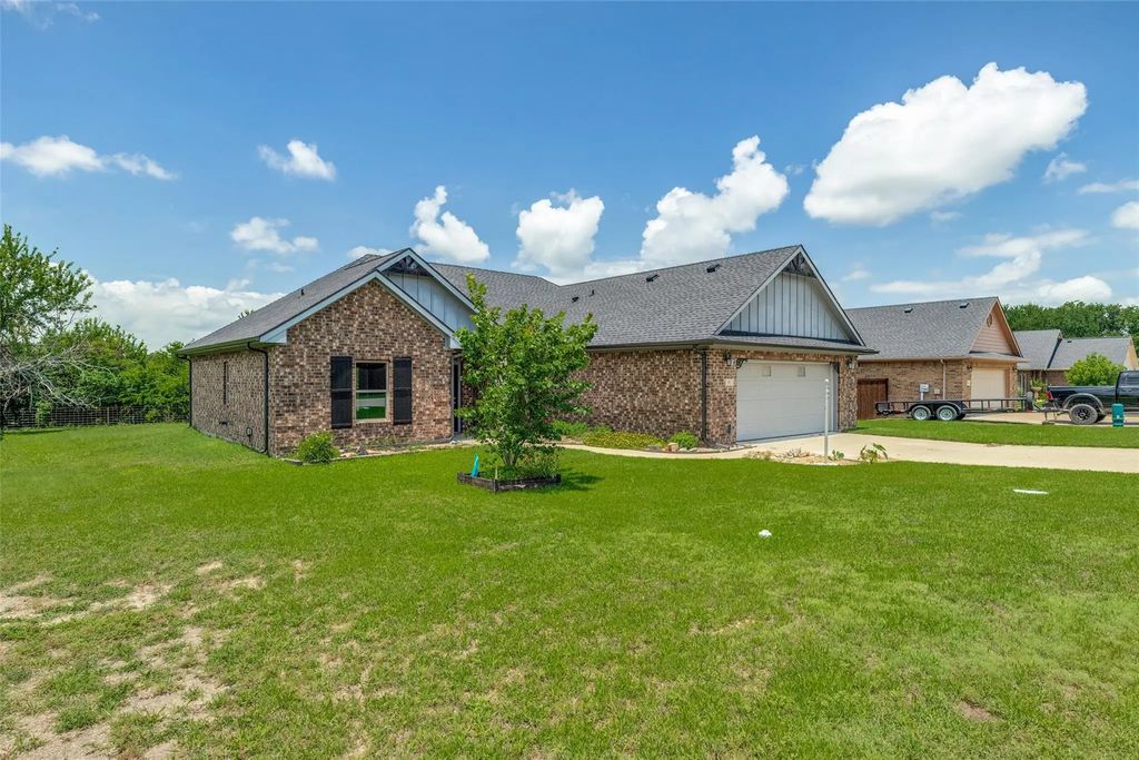 107 Indian Creek, Trenton