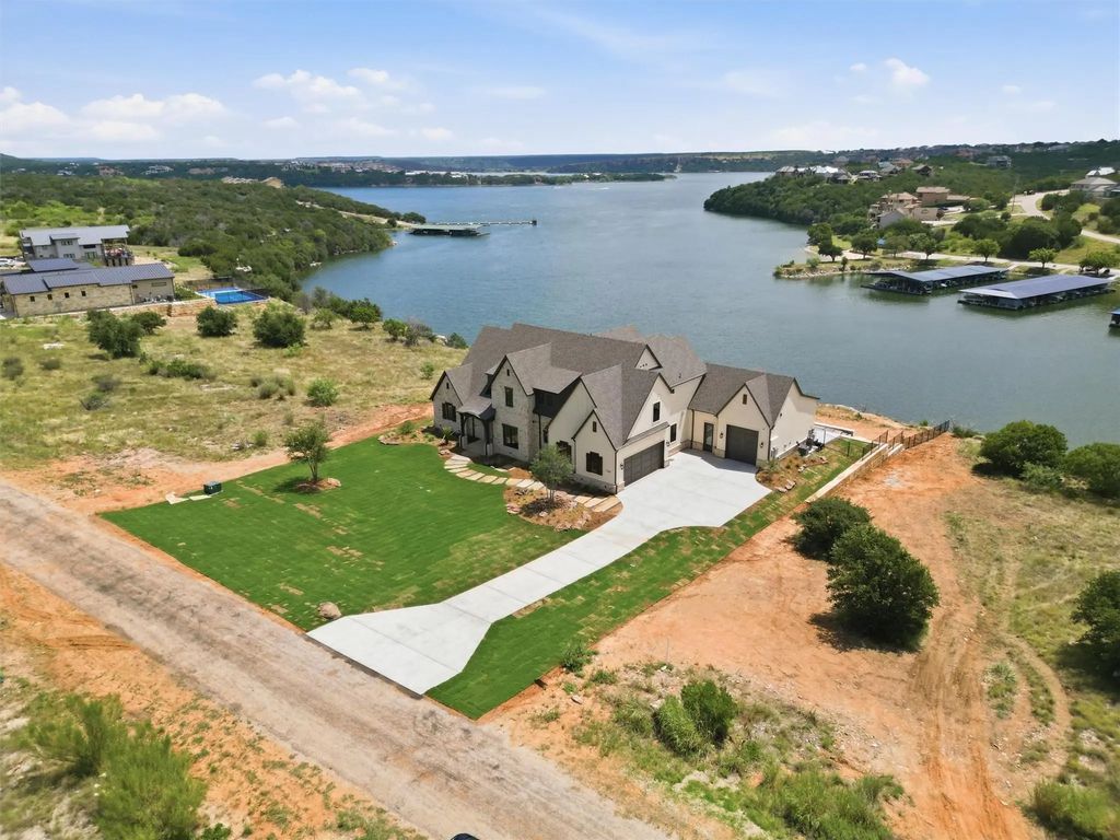1260 Rawhide Ridge, Graford