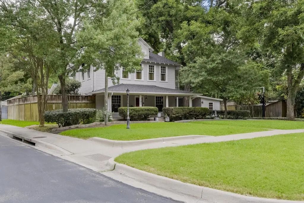 708 W Marvin Avenue, Waxahachie